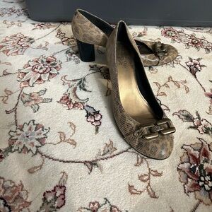 Anne Klein leopard heels. Size 9 very comfortable